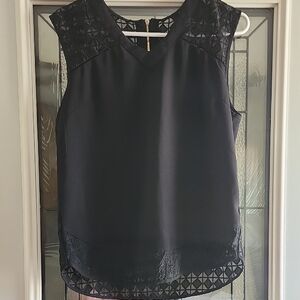 Signature Studio Black Sleeveless Blouse